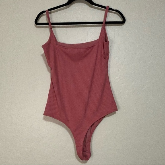 Lulu’s Danyelle Pink Soft Fitted Ribbed Sleeveless Bodysuit Size M - Picture 5 of 9